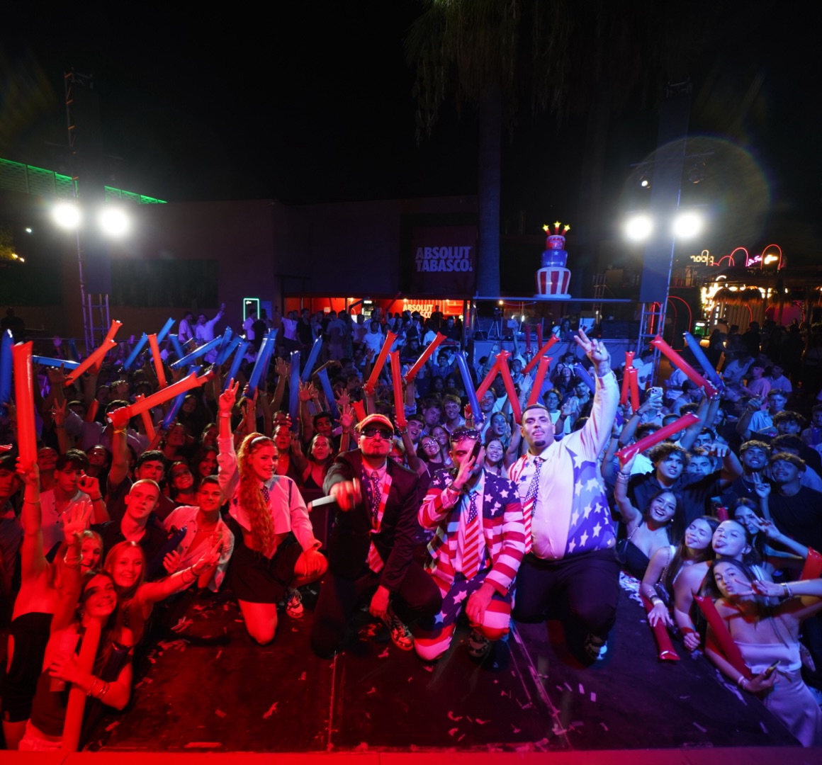 American House Party — fotografia oficial
