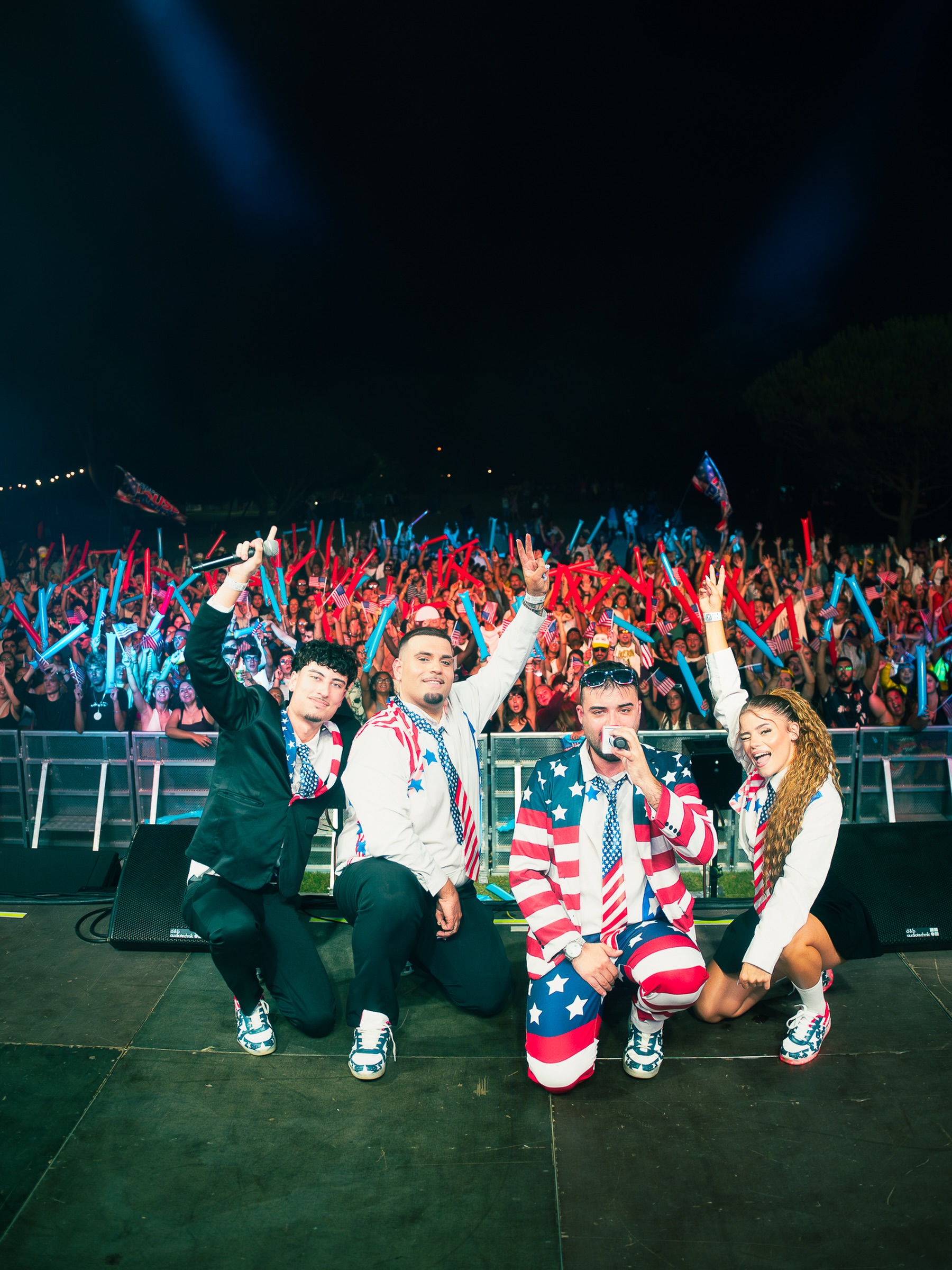 American House Party — fotografia oficial
