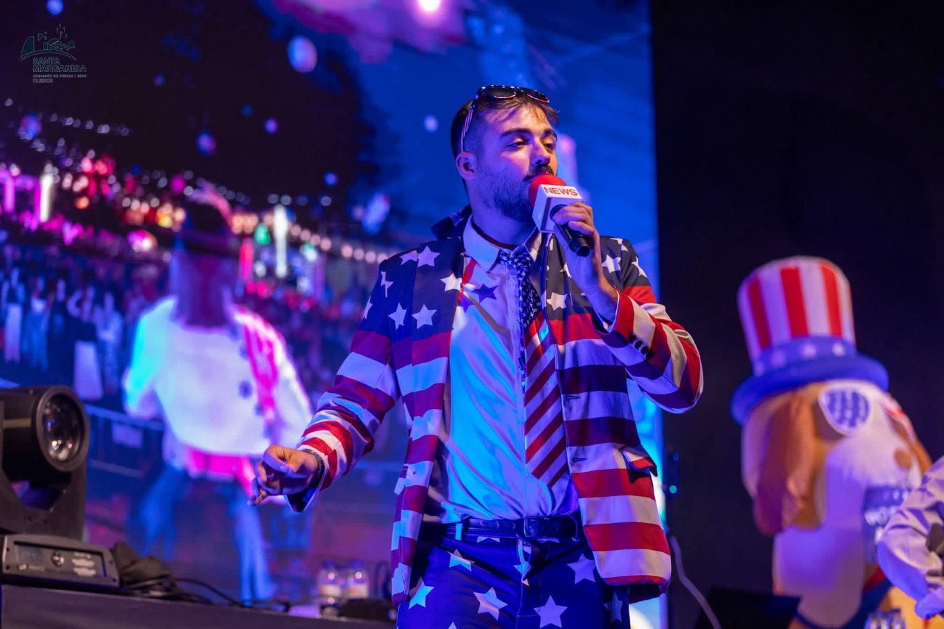 American House Party — fotografia oficial