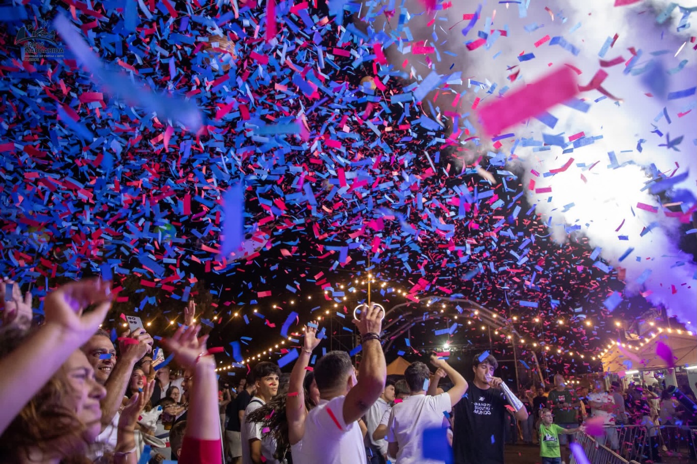 American House Party — fotografia oficial